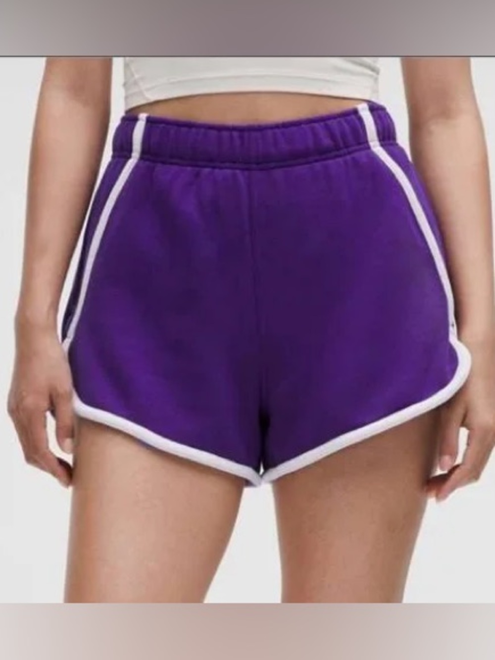 Lululemon Scuba Mid-Rise Oversized Short Trim in College Purple size XS
